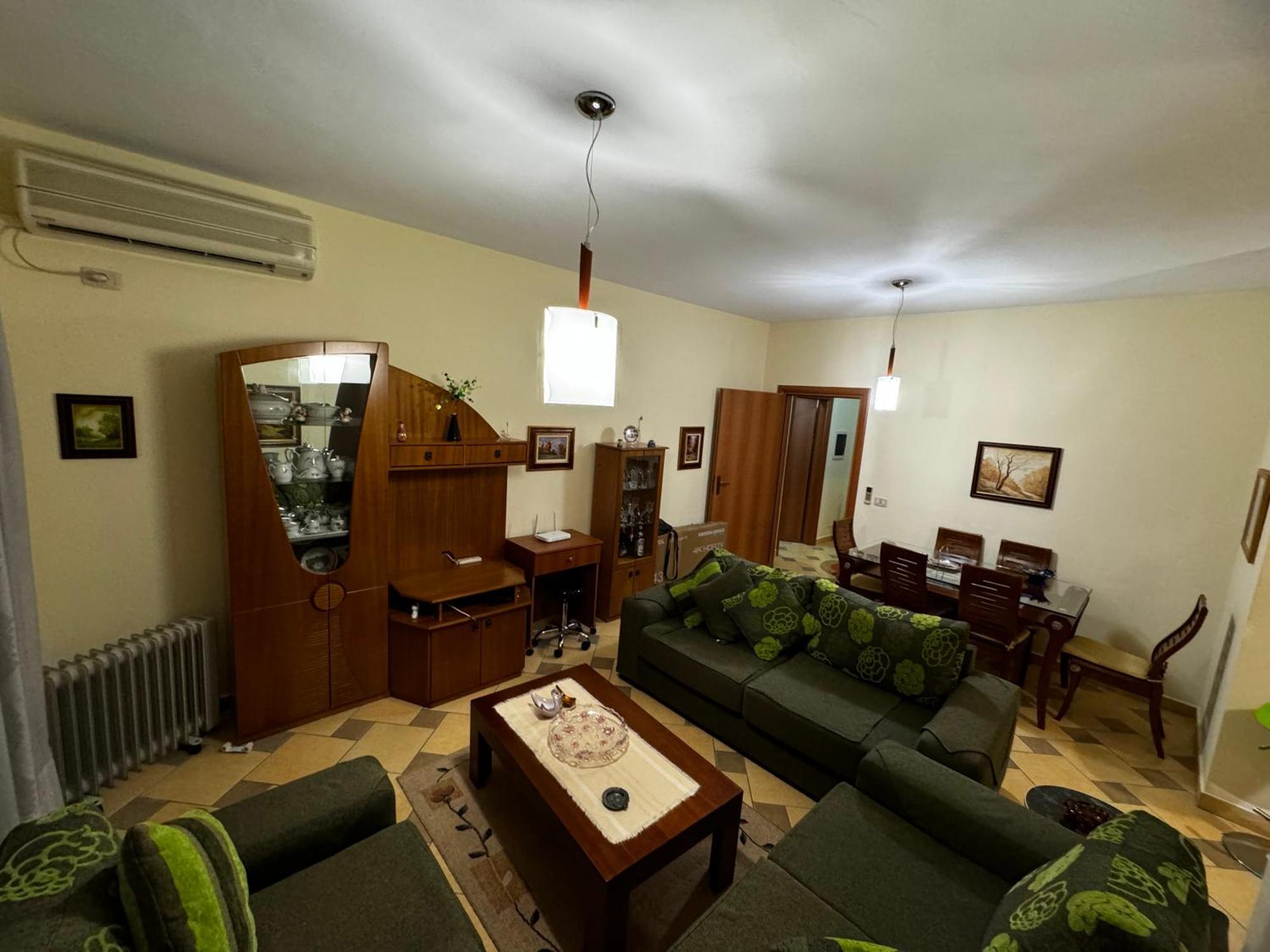 Square 11 Тирана